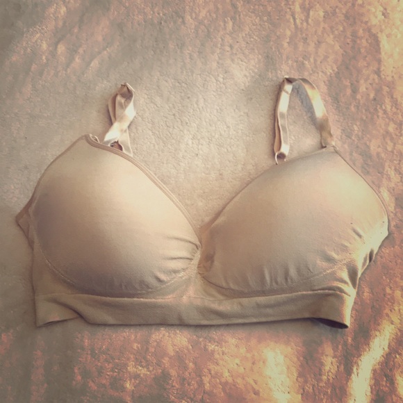 Nursing bra - Picture 1 of 3